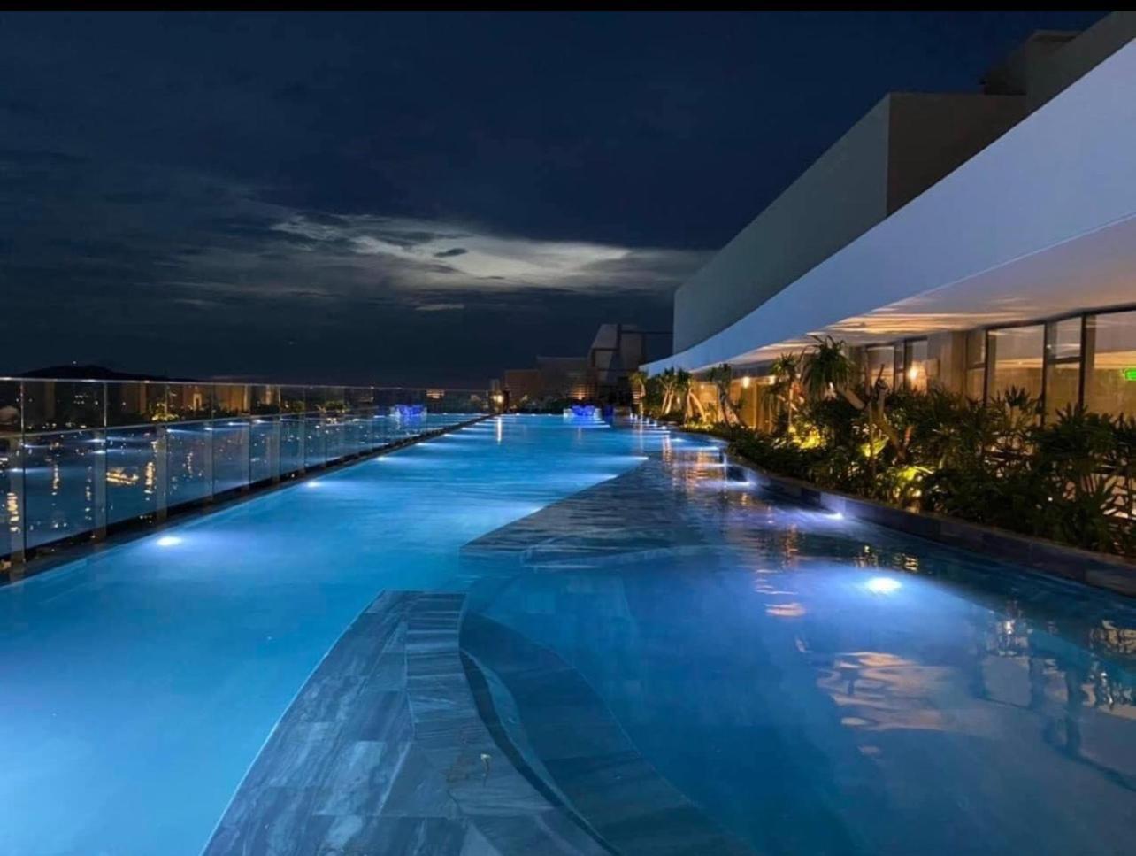 The Song - Suri's Apartment *
