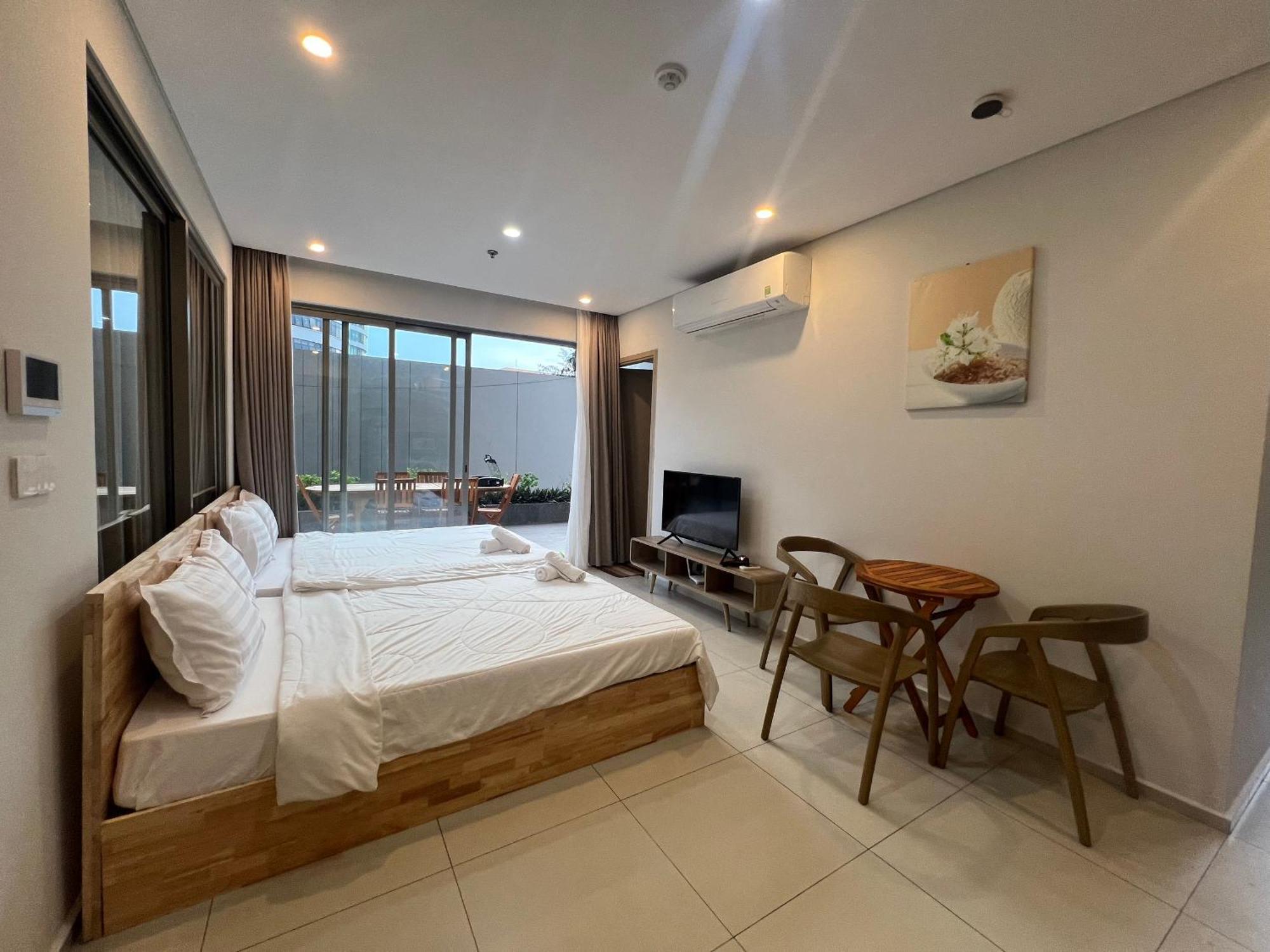 The Song - Suri's Apartment